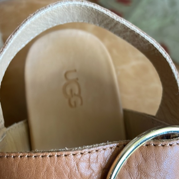 UGG WEDGE HEELS - Picture 2 of 5